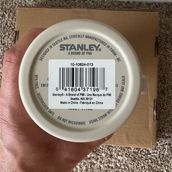 Stanley Flowstate Quencher 40oz Soft Matte Tumbler - Dune - Picture 7 of 7